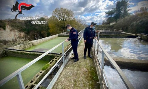 AmbienteLiquami nel fiume, scoperta bomba ecologica nel Vibonese: sequestrato depuratore