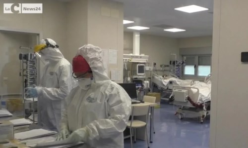 Emergenza pandemiaCovid, 28enne no vax muore in ospedale a Latina: suo padre non vaccinato è in gravi condizioni