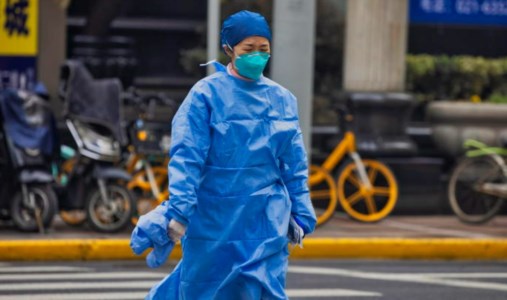 SaluteCovid, la Cina teme una nuova ondata. L’Oms: «La variante JN.1 potrebbe aumentare le infezioni respiratorie in molti Paesi»