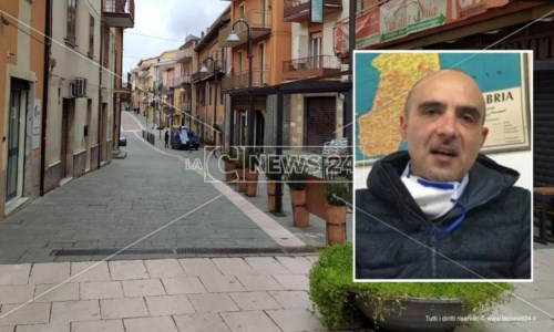 Lotta alla pandemiaCovid nel Cosentino, contagi in crescita: il sindaco di Acri “blinda” il Capodanno
