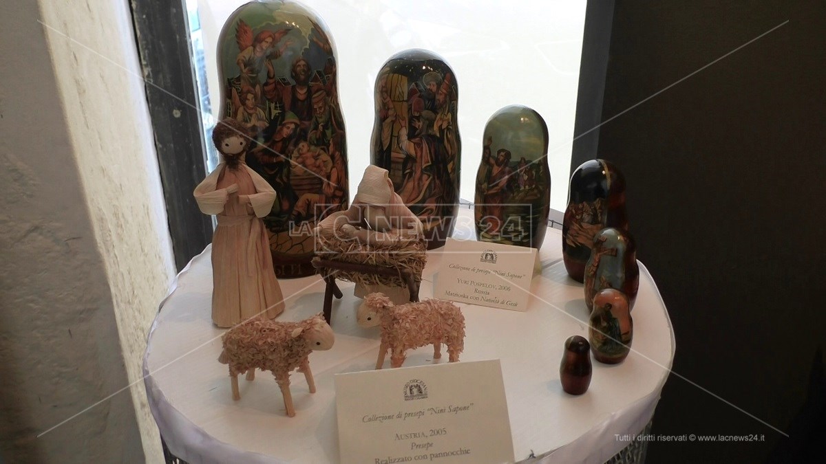 Presepe austriaco realizzato con pannocchie, collezione Ninì Sapone esposta presso il museo diocesano monsignor Aurelio Sorrentino di Reggio Calabria