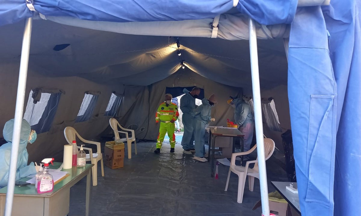 La tenda triage allestita a Petilia Policastro