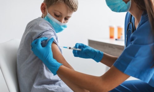 Covid CalabriaSì alla vaccinazione per gli adolescenti, ma a Vibo ancora non si può: l’Asp nicchia e manca Pfizer