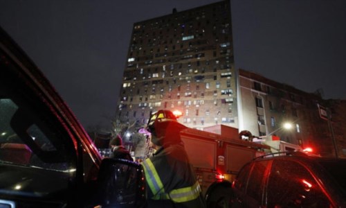 La strageDramma a New York, incendio in un palazzo del Bronx: 19 morti tra cui 9 bambini