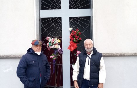 Nicola Limoncino e Francesco Talia rendono omaggio a Francesco Morabito al cimitero di Condera a Reggio Calabria