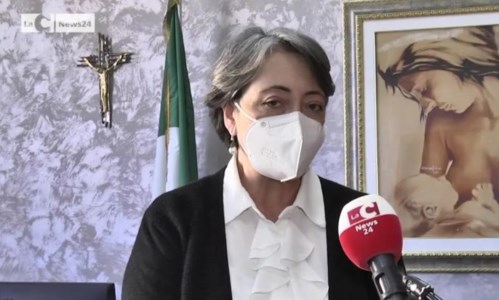 CovidOmicron dilaga nel Vibonese, il commissario Asp: «In Rianimazione ci finiscono i no vax»