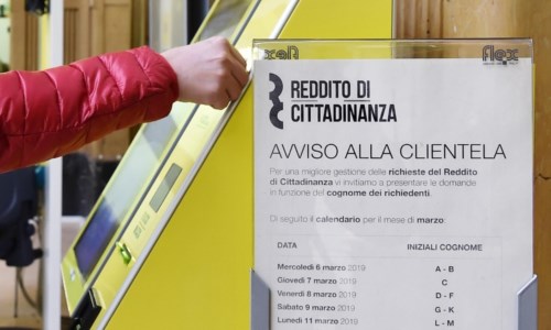 Le indaginiFalse dichiarazioni per ottenere il reddito di cittadinanza: denunciate 26 persone nel Catanzarese