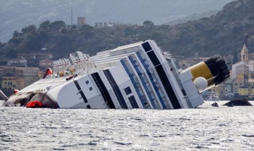Il ricordoCosta Concordia, 10 anni fa la tragedia che sconvolse il mondo: a bordo anche tanti calabresi