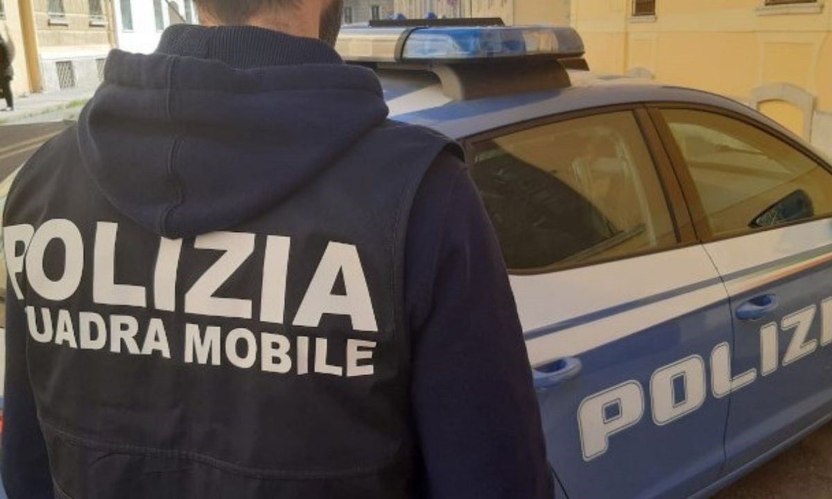 Le indaginiCatanzaro, sradicano una cassaforte con all’interno 50mila euro di gioielli: 4 arresti per furto e tentata estorsione