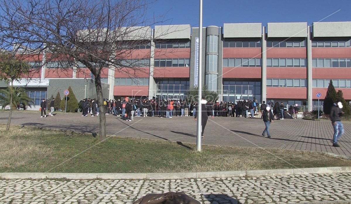 L’istituto Valentini-Majorana di Castrolibero durante i giorni della protesta, lo scorso mese di febbraio