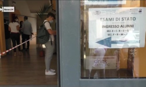 La provaAl via per 500mila maturandi l’esame di Stato: le tracce della prova d’italiano