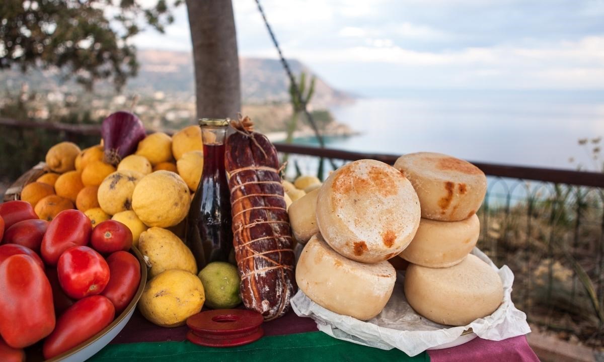 Slow Food Calabria presenta la guida Osterie d'Italia 2024: appuntamento a  Vibo il 2 dicembre - IlDispaccio
