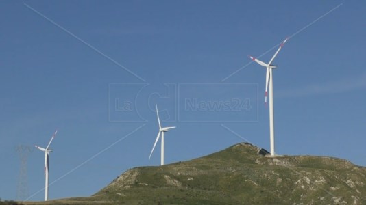 AmbienteLocride, cinque pale eoliche alte 200 metri ad Agnana ma il Comune non ne sa nulla