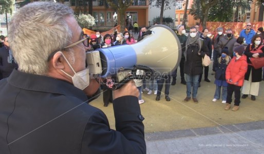 Il dirigente scolastico Massimo Ciglio alla guida della protesta