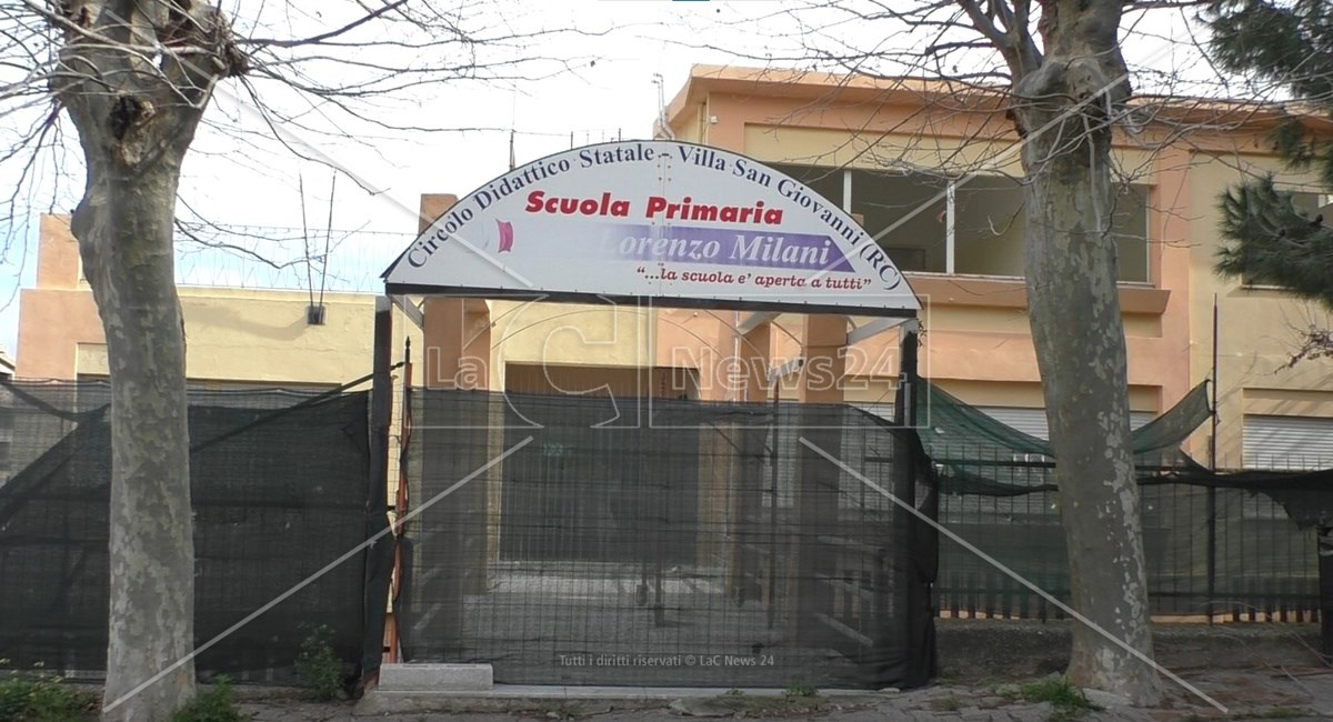 Scuola primaria Don Milani, chiusa da otto anni, nella frazione di Pezzo a Villa San Giovanni