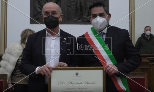 Sindaco ff paolo Brunetti conferisce la Cittadinanza onoraria di Reggio Calabria a Bernardo Petralia