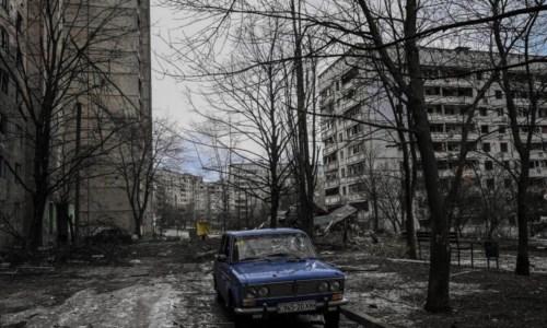 90esimo giorno di guerraA Mariupol trovati 200 corpi sotto un grattacielo. Gb verso l’invio di navi da guerra per proteggere il grano ucraino - LIVE