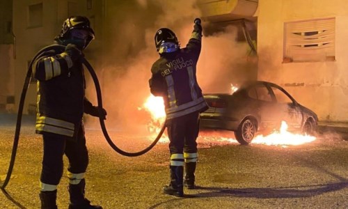 Le indaginiIn fiamme un’auto nella notte a Corigliano Rossano: si propende per la pista dolosa
