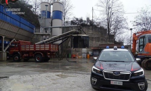 I controlli del territorioCantiere senza autorizzazioni, sequestrato un impianto di calcestruzzo nel Cosentino