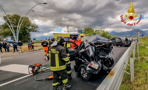 Scontro fataleDrammatico incidente sulla statale 106 all’altezza di Sibari, due morti nell’impatto tra due auto