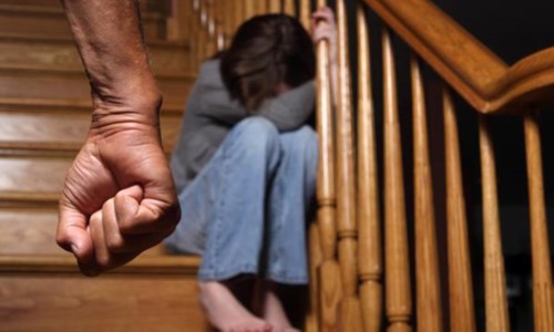 Le indaginiSospettato di abusare della figlia da quando aveva 5 anni: arrestato un uomo nel Vibonese