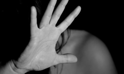 Violenza di genereCrotone, maltrattamenti ai danni della compagna: scatta divieto di avvicinamento per un 38enne