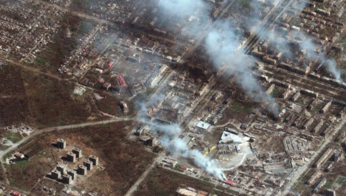 Bombardamenti in Ucraina a Mariupol, foto ansa