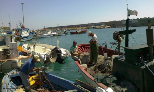 La nuova leggeNon è più reato recuperare i rifiuti in mare, i pescatori diventano sentinelle a difesa dell’ambiente marino