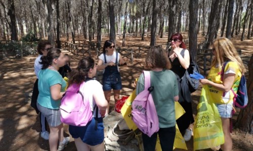 Due giugno dedicato all’ambienteCatanzaro Lido, decine di volontari per la pulizia straordinaria della pineta di Giovino