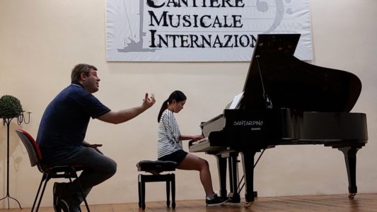 La visita in CalabriaCantiere musicale internazionale di Mileto, la masterclass del maestro di piano Samoshko