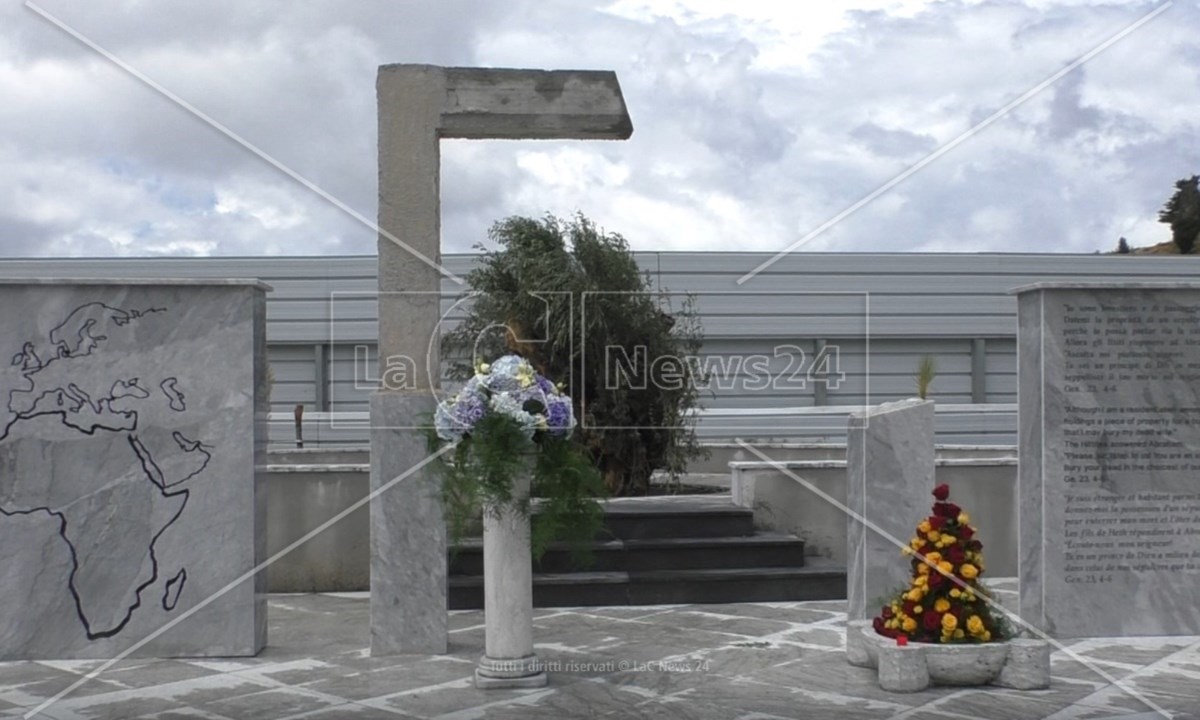 Cimitero dei Migranti e dei Poveri ad Armo, Reggio Calabria