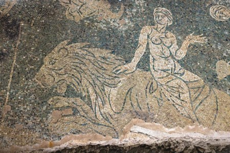 Alla scoperta di Casignana, la perla della Magna Grecia tra mosaici, villa romana e borgo antico