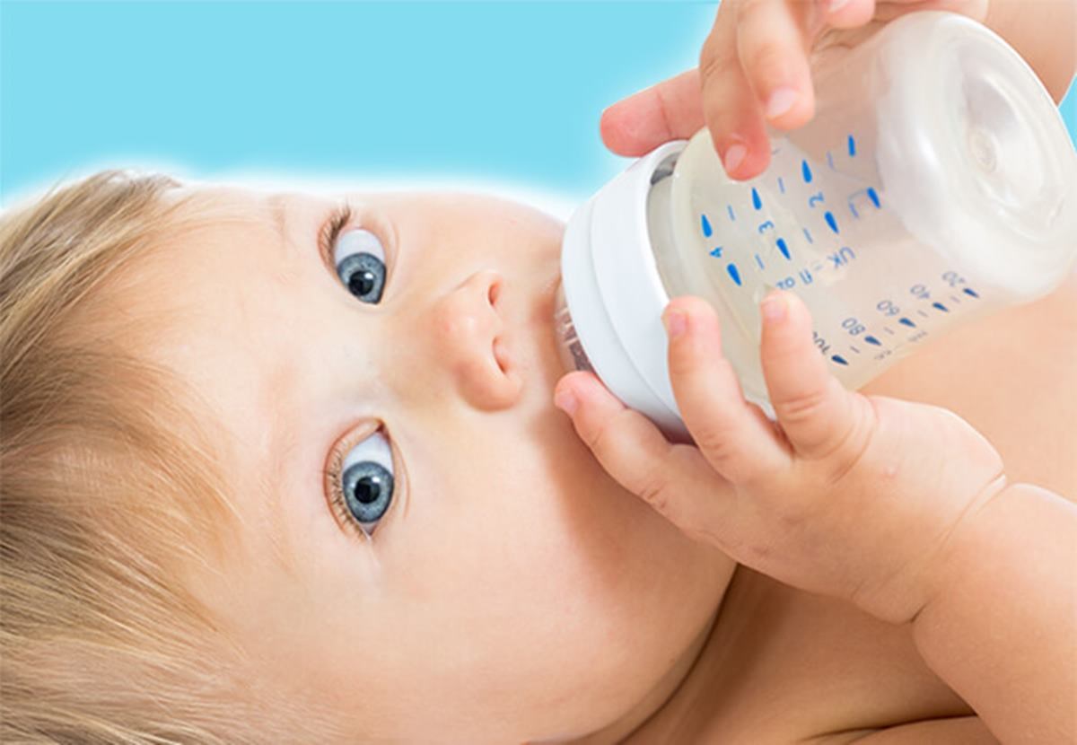 Acqua per neonati: le più adatte per lo svezzamento