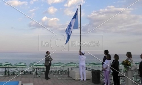 SidernoTorna a sventolare la bandiera blu nel comune della Locride: la soddisfazione del sindaco