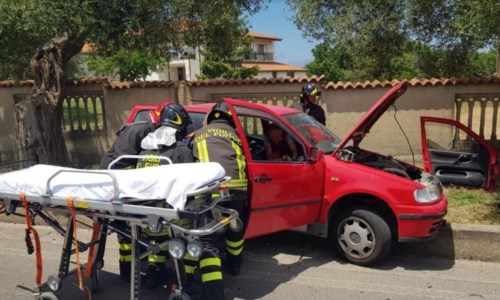 L’impattoScontro tra due auto sulla Sp 17 nel Vibonese, due feriti trasportati in ospedale