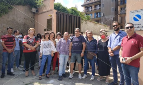 PrecariatoVibo, la protesta dei dipendenti di Calabria Lavoro: «Siamo stanchi, vogliamo essere stabilizzati»