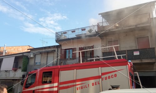 Nel VibonesePaura a Paravati, incendio in un’abitazione in pieno centro abitato