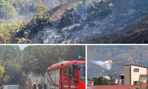 Cresce l’allertaBrucia la provincia di Reggio Calabria, quasi 50 incendi in una giornata. Il sindaco di Siderno: «Non uscite di casa»