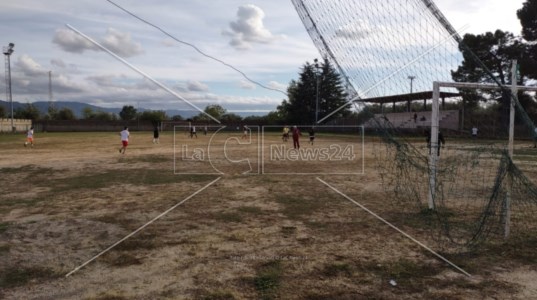 Il casoIl campo sportivo di Laureana inagibile da 5 anni: la squadra di calcio locale accusa il Comune