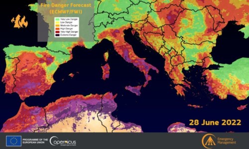 Calabria in fiammeL’allarme dal satellite europeo che monitora il rischio incendi: “pericolo estremo”