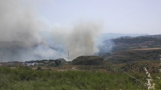 EmergenzaCalabria nella morsa degli incendi: 4 roghi di grandi dimensioni nel Catanzarese