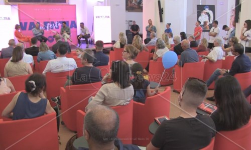 Valentia in festaGratteri al festival itinerante della Calabria: «Governo Draghi non fa riforme per battere la mafia»