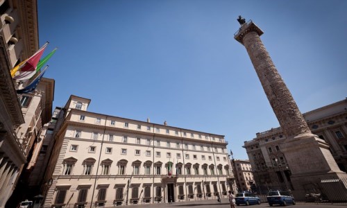 Palazzo ChigiNon solo Decreto Calabria, oggi il Governo decide anche sul reddito di cittadinanza: ecco come può cambiare