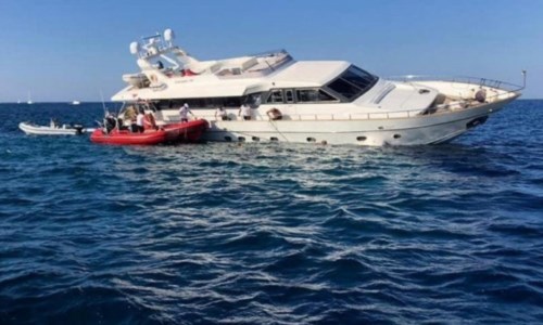 Il tragico bilancioIncidente in mare all’Agentario, scontro tra barca a vela e motoscafo: un morto e un disperso