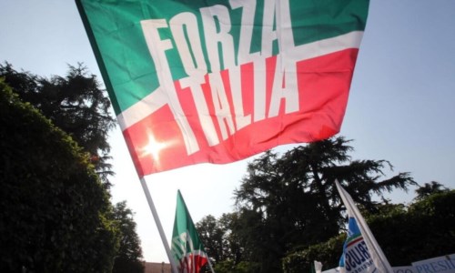 Elezioni politicheIn Calabria Forza Italia non si spacca, ma è guerra per le candidature
