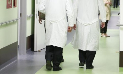 Intimidazione a primario dell’ospedale Polistena, i medici reggini: «Sanitari bersaglio di violenze e atti criminali»