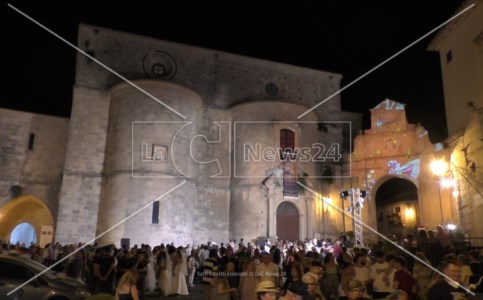 La kermesseGerace, Giusi Princi ospite della serata conclusiva del Borgo incantato: «Patrimonio da condividere»