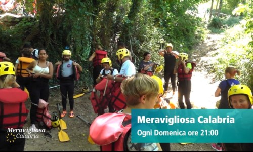LaC TvMeravigliosa Calabria ci porta a fare rafting sul fiume Lao: viaggio di 9 km fra canyon e natura rigogliosa