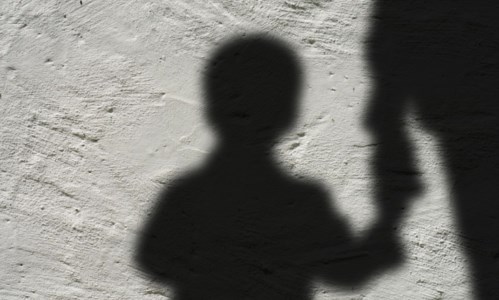 OrroreAbusava sessualmente del figlio disabile di 7 anni, arrestata la madre nel Messinese