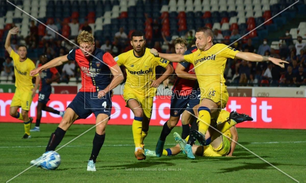 FC Modena 2-0 Nuova Cosenza Calcio :: Highlights :: Videos